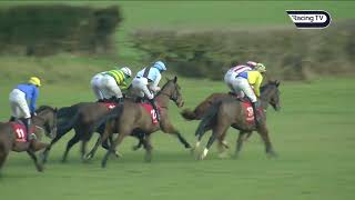 Effortless! Frankel gelding DIVERGE looks another potential star for Willie Mullins 👀 - Racing TV