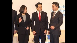 《石濤聚焦》中共外交部“美國總統川普還以其它方式向習近平主席表示祝賀” 啥意思呀？！習近平承認『中華民國』便可化解『台灣旅行法』帶來的麻煩！