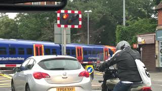 Sunningdale Level Crossing 17.8.21