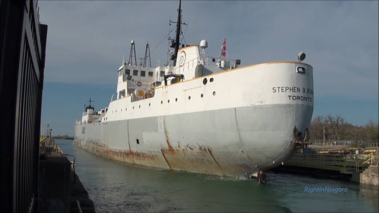 Cement-carrying Ship STEPHEN B. ROMAN Lowered At Lock 7, Welland Canal ...