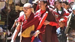 Tibet:  People in lhasa　チベット ラサの人々(密教の世界009)