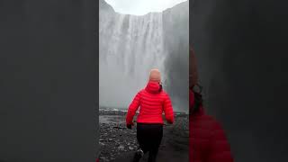 Remember waterproof outerwear when you visit Skogafoss so you can dance around in its splash zone 💦