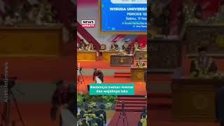 Bentangkan Spanduk Saat Wisuda, Minta Kapolri Tangkap Pelaku Pembunuh Ayahnya.