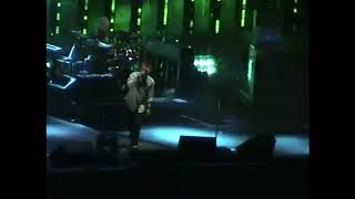 Thom Yorke \u0026 Kurt Cobain Help Troubled Fan At Concert