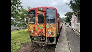 山形鉄道 フラワー長井線 紅花ラッピング YR-883 荒砥駅から赤湯駅 車窓 （2023/7/1）