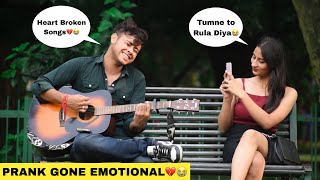 Randomly Singing 7Min Back To Back Hindi Songs Mashup | Amazing Girl Reaction Prank Video | Jhopdi K