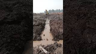 Cara buat parit 2:1 untuk lahan kebun sawit.