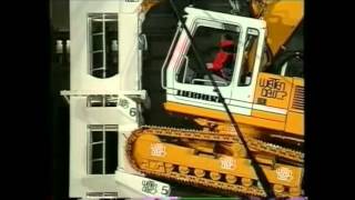 Liebherr Excavator Climbs Vertikal