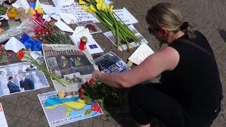 Oekraïne'rs herdenken aanslg MH17 op het Spui Amsterdam