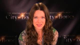 THE MORTAL INSTRUMENTS: CITY OF BONES [Jemima West gives a shout-out to TMI fans] HD