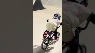 bmx bmx小轮车 儿童平衡车 自由式小轮车 萌娃骑车 BMX的乐趣，每天都有小目标，今天的目标是冲上平台，完成目标!