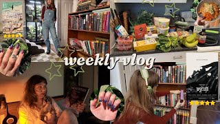 cooking hearty meals, bookshelf organization, new fave mooncat polishes, \u0026 january tbr 🌟📚🥫