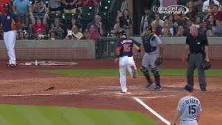 SEA@HOU: Barnes adds insurance run with bunt single