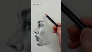 ✍️ Drawing a face with Graphite Pencils on Toned Gray Paper
