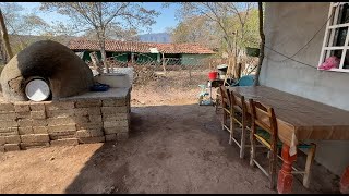 *ESTRENANDO EL COMAL..!!😱limpiando la otra casa 🏠acarreando más arena..🤷‍♀️#guerrero #vlogfamiliares