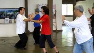 Master Dong teaching Hao style Taichi 郝式太極 (1)