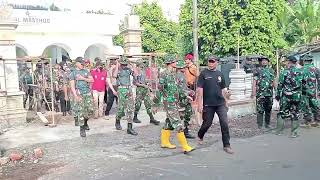 KEGIATAN KARYA BAKTI JUM'AT BERSIH  DI MASJID AL-MASYHUD