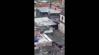 Bala voando no complexo do alemão..