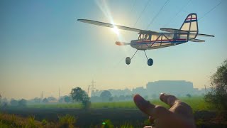 Rubber Powered Plane Flying Video..#freeflight #rubberpoweredplane #planekaisebanatehain