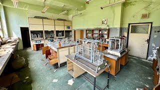 ☣️ Brutálne opustené chemické LABORATÓRIUM miesto plné chemikálií a prístrojov, budova č.1 🇸🇰