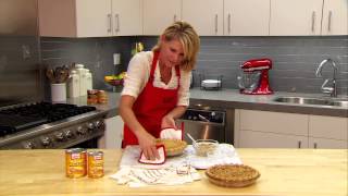 How to make a walnut and brown sugar topping for your Libby's Pumpkin Pie #LibbysPie201