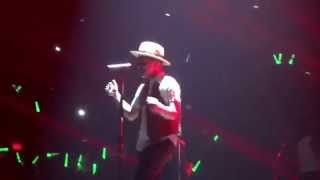 BRUNO MARS live in Hawaii (Show Me / Our First Time Medley : Pony / My Boo / Ignition Remix)