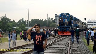 Bangladesh Train in Pabna Railway Station । পাবনা রেলওয়ে স্টেশন।