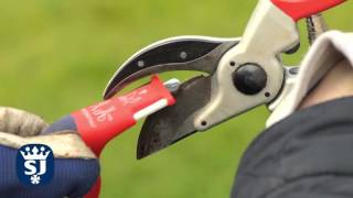 Spear \u0026 Jackson - How to  Sharpen Your Tools Using the 6-in-1 Blade Sharpener