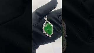 ONCJP10344 (18K White Gold Imperial Jade Leaf Jadeite Jade Pendant with Diamonds)