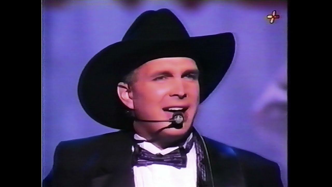 That Summer - Garth Brooks - ACM 1993 - YouTube