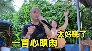 光哥唱心頭肉真好聽，後面美女手舞足蹈陶醉了【桂平光哥】