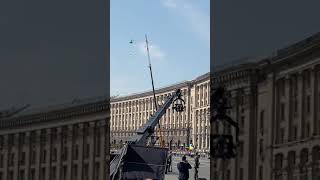 Государственный флаг Украины￼. Майдан Незадежності, гелікоптер, прапор, вертолет, парад, гвинтокрил.