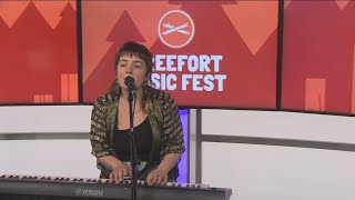 Treefort artist Makayla King performs live on KTVB