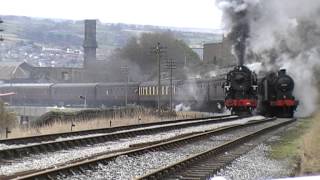 95820 passes 43924 climbing out of Keighley