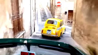 イタリアの細い路地裏をルパン走り!? 旧フィアット500 ヌォーヴァ・チンクエチェント 旧車 イタリア車