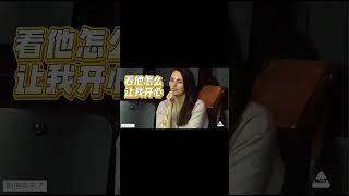 美女观众观战，小特狂秀离谱操作，光速黑球嗨翻全场，美女疯狂鼓掌#特鲁姆普 #丁俊晖 #斯诺克 #台球