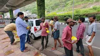 India 🇮🇳 Feeding Poor in Vijayawada City  - Part -2,  Missionary Prathibha Rao  - 28th June 2022