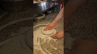 how to roll out dough pizzanapoletana #pizza #pizzanapoletana #pizzaiolo