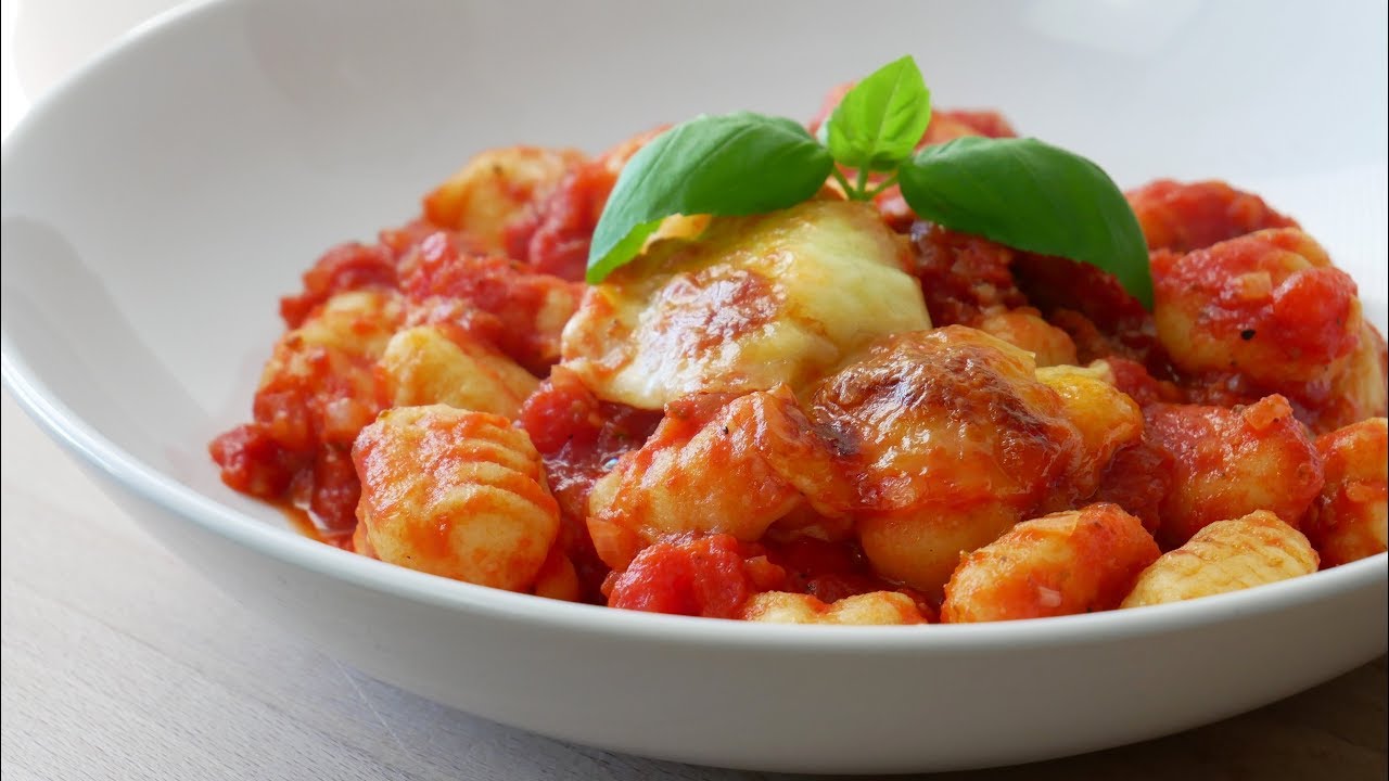 Gnocchi Mit Tomatensauce (Rezept) || Oven Baked Gnocchi With Tomato ...