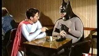 BATMAN Y SUPERMAN EN EL BAR
