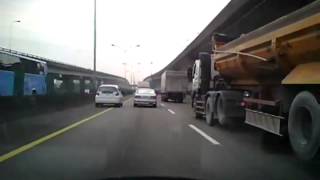 *行車糾紛*哇咧! 開車開到連棍子都拿出來了