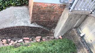 横浜の街1.5メートル下の赤レンガ遺構Red brick remains 1.5 meters below the city of Yokohama