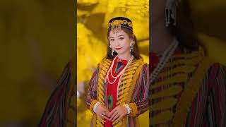 The Uzbek Nationality of China's 56 National Costumes