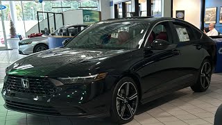 Kaneshia Sledge is live At Honda looking at cars