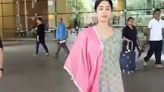 Hot Jhanvi Kapoor Spotted at Bandra Airport