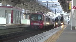 「目の前ですれ違い」3100系3122F＆2200系2213F　名鉄犬山線　布袋駅　発車＆通過