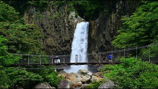 夏の苗名滝・4K