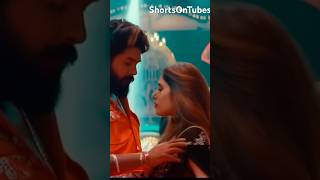 Allu arjun accendently touches Sreeleelas boobs.#sreeleela #boobs #kissing_status