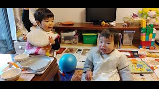 Banana please!　バナナが食べたい　２歳８ヶ月　１歳０ヶ月