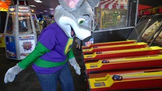 Chuck E Cheese Plays Skee Ball